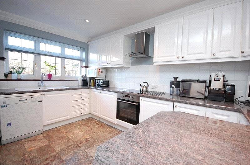 Kitchen/Breakfast Rm