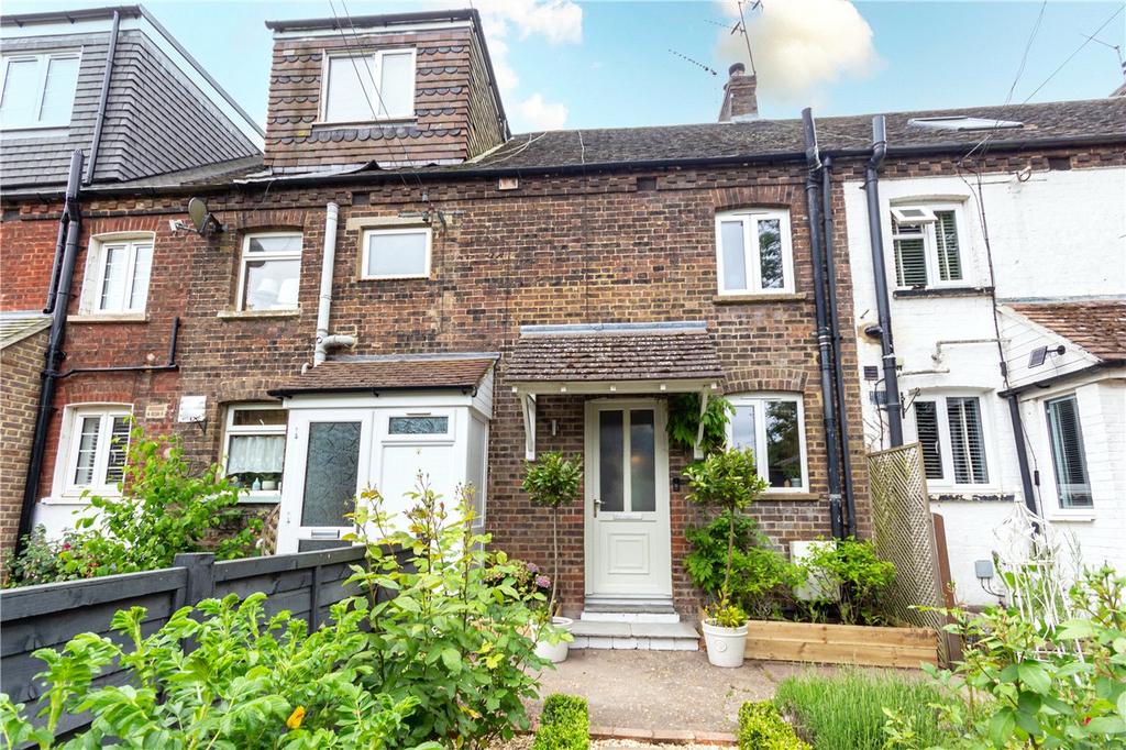 Chiswell Green Lane, St. Albans... 2 bed terraced house £425,000