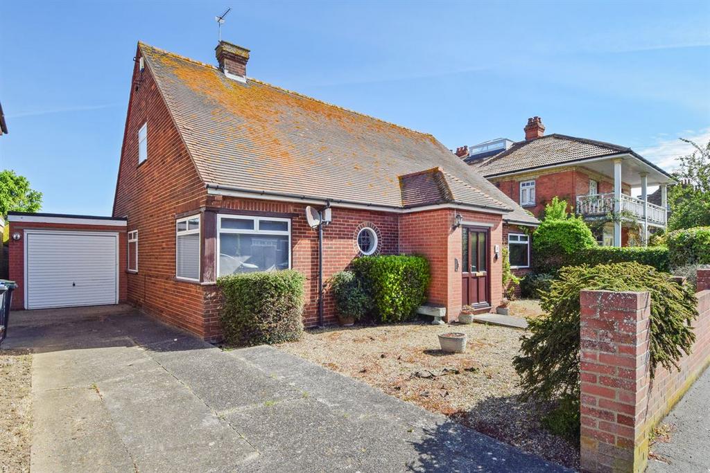 Epple Bay Road, Birchington 4 bed detached house for sale £500,000