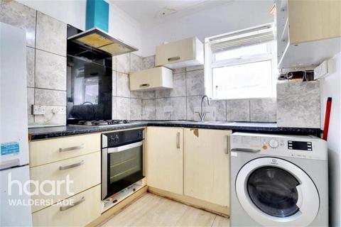 2 bedroom maisonette to rent, Chatham Hill, Chatham, ME5