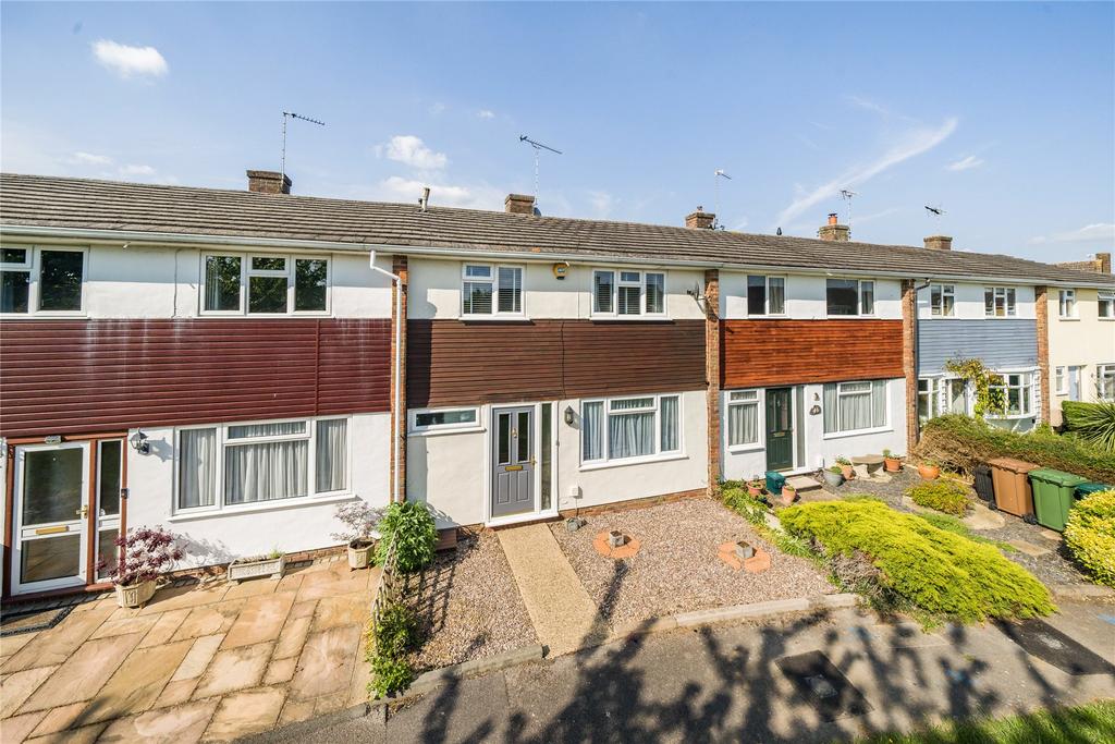 Shepperton, Middlesex, TW17 3 bed terraced house for sale £530,000
