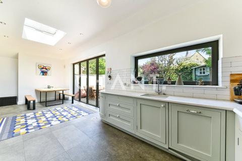 4 bedroom semi-detached house for sale - Langford Crescent, Cockfosters