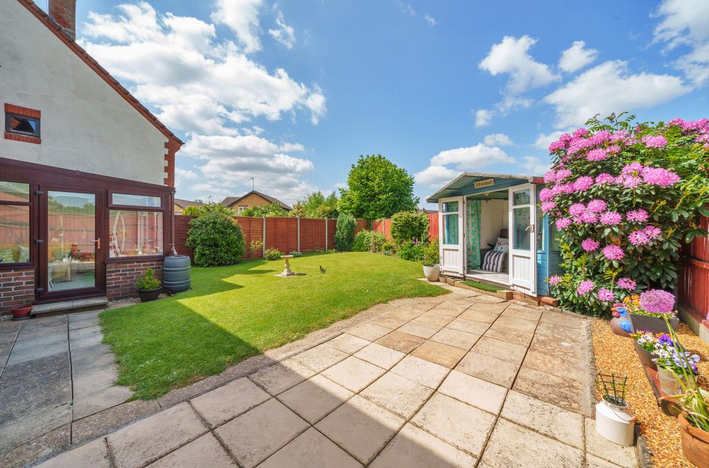 Valley Park, Chandler's Ford, Hampshire, SO53 3 bed detached house for