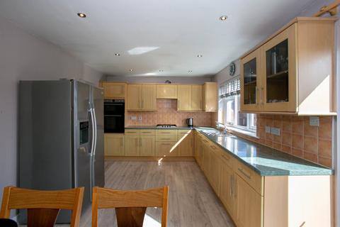 19 Balmoral Road, Elderslie, Johnstone, PA5 9QT