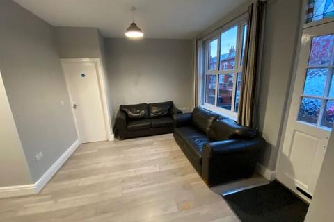 3 bedroom terraced house to rent, Brown Hill Avenue, Leeds, LS9 6DY