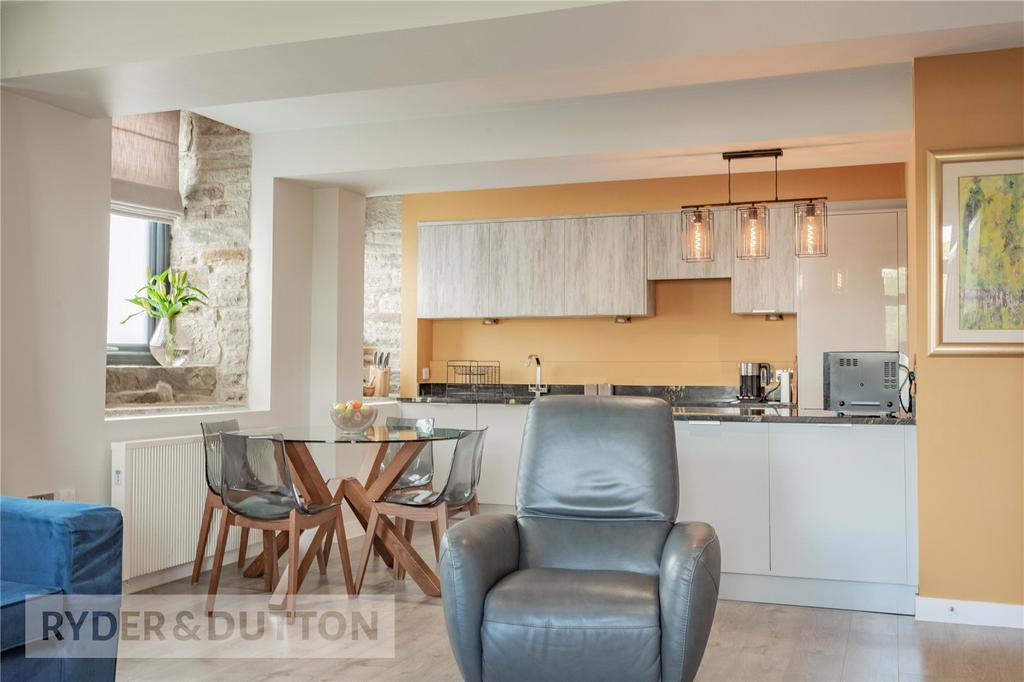 Kitchen Dining Area