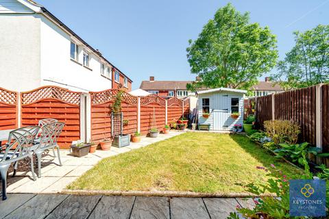 3 bedroom end of terrace house for sale, Chigwell View, Collier Row, RM5