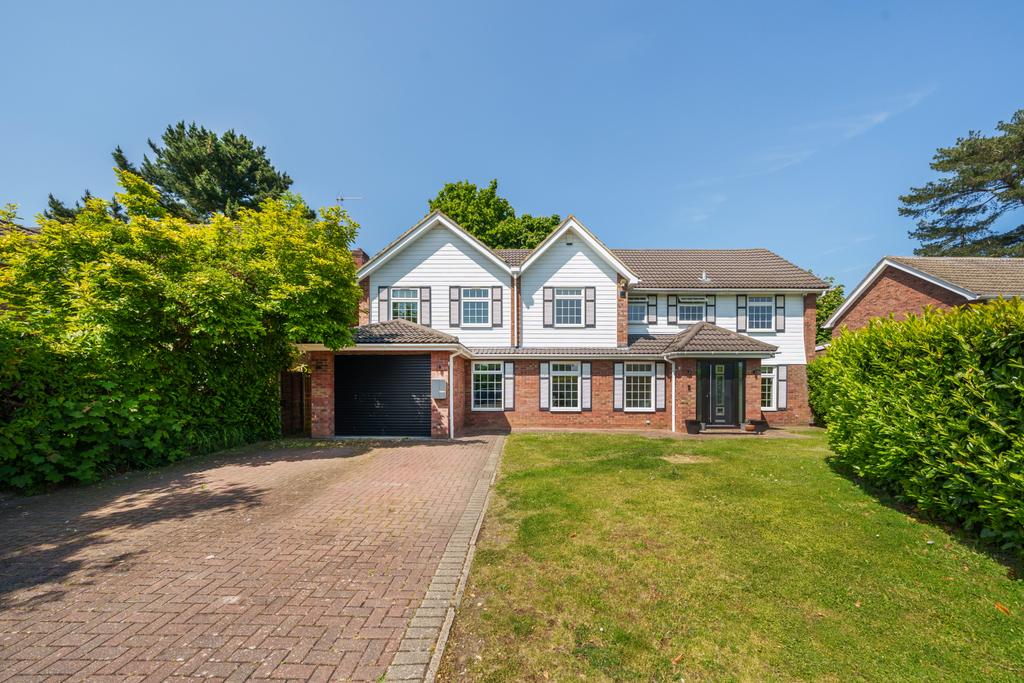 Freemans Close, Stoke Poges... 5 bed detached house £1,100,000
