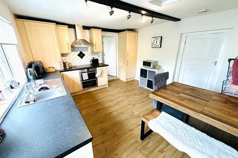 1 bedroom maisonette for sale, The Green, Wooburn Green, Buckinghamshire, HP10