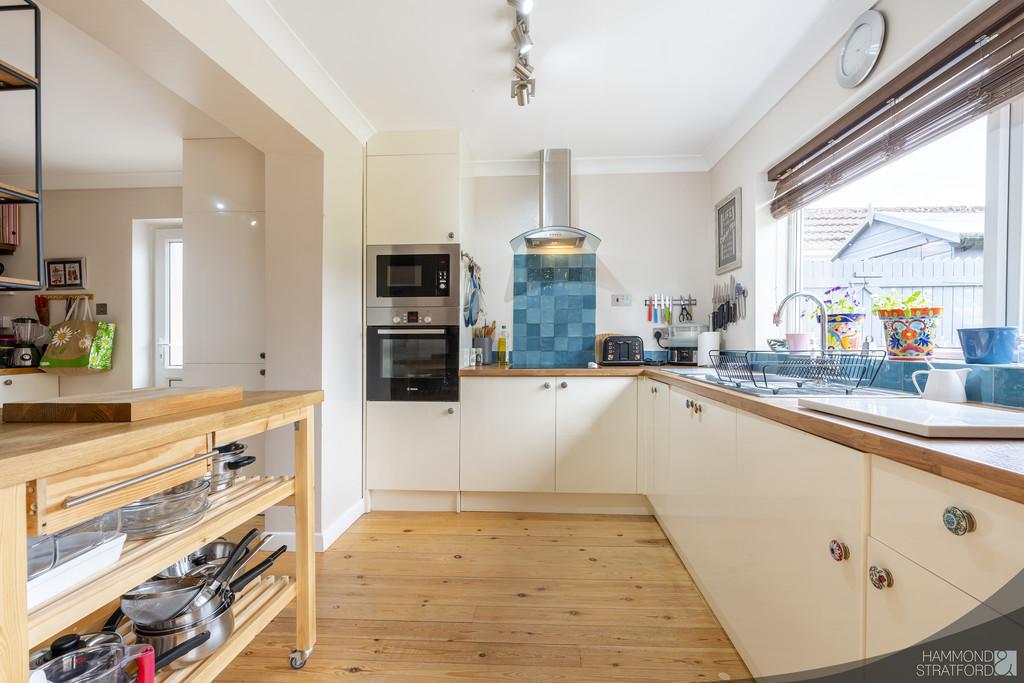 Wood View Road, Hellesdon 3 bed semidetached house £350,000