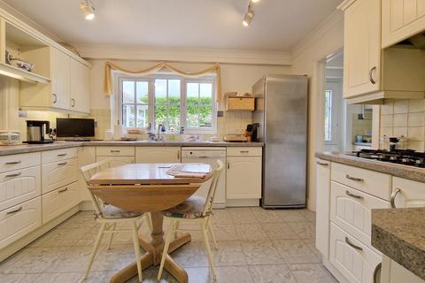 5 Brackens Way, Lymington, SO41 3TL