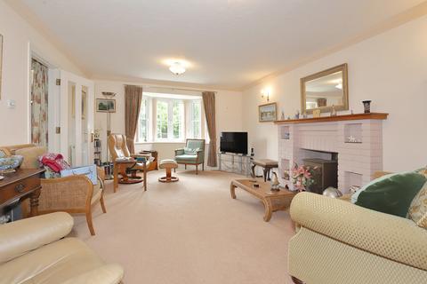 5 Brackens Way, Lymington, SO41 3TL