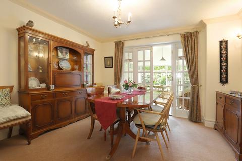 5 Brackens Way, Lymington, SO41 3TL