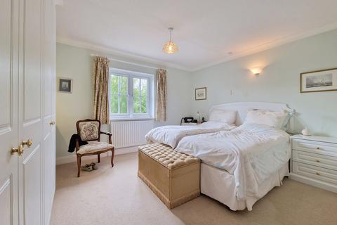 5 Brackens Way, Lymington, SO41 3TL