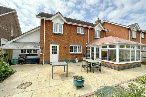 5 Brackens Way, Lymington, SO41 3TL