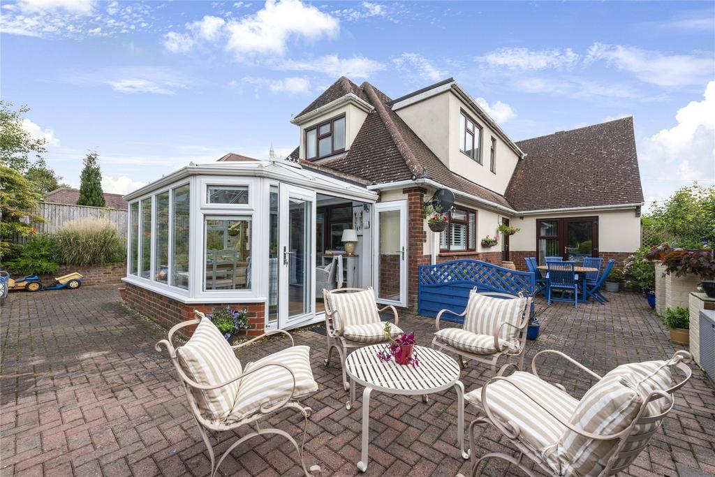 Outside Entertaining