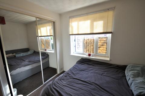 2 bedroom apartment to rent, Guildford Court, Southend On Sea