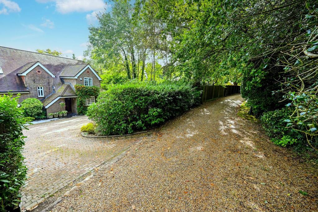 Slade Lane, Normandy, Ash, GU12 4 bed detached house for sale £1,100,000