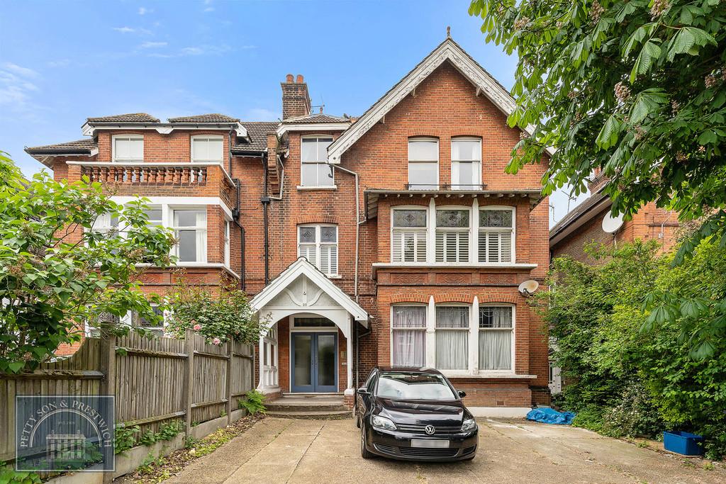 Hermon Hill, Wanstead 1 bed flat for sale £365,000