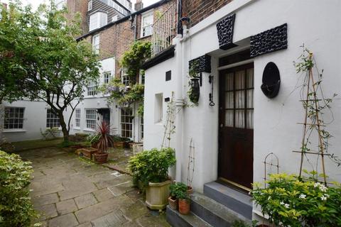 2 bedroom end of terrace house to rent, Golden Yard, Hampstead Village, NW3