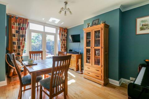 79 Tynemouth Drive, Enfield, EN1 4LP