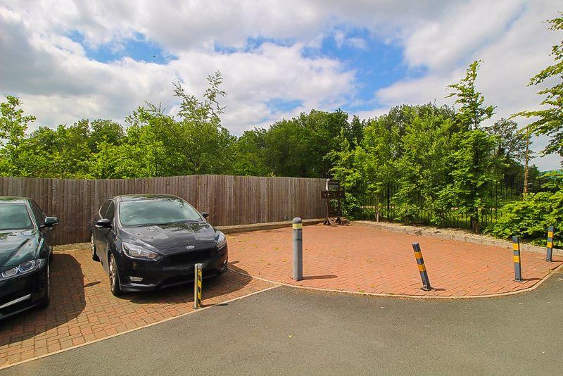 Thoresby Close, Bilston, WV14 0LF 3 bed semidetached house £245,000