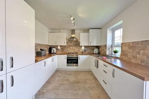 23 Snetterton Gardens, Wolverhampton, WV10 6FE