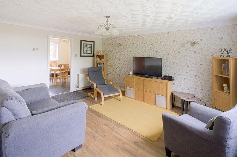 Whitelees Road, Littleborough OL15 8DU 3 bed townhouse for sale £180,000