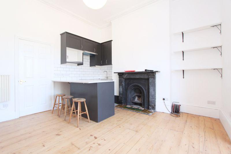 Lansdowne Terrace, Exeter 1 bed apartment £850 pcm (£196 pw)