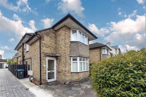 3, Lime Court Lime Grove, New Malden, KT3 3TL