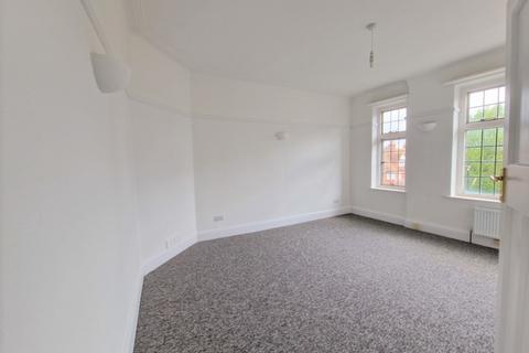 4 bedroom apartment to rent, Meads Street