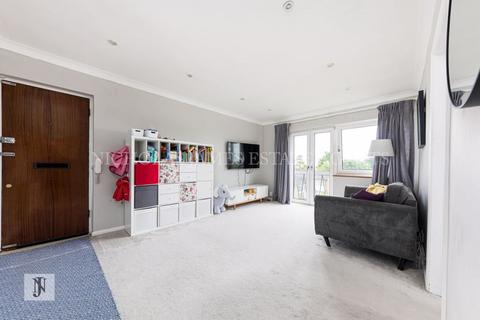 136 Avenue Road, London, N14 4DU