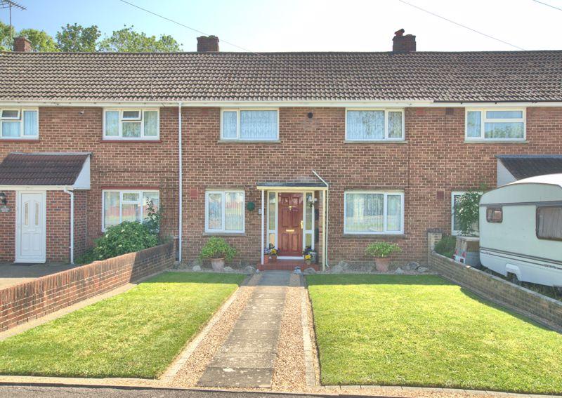 Hillson Drive, Fareham PO15 3 bed terraced house for sale £289,999