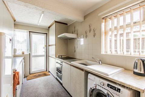 2 bedroom semi-detached bungalow for sale - Eastern Avenue, Norwich