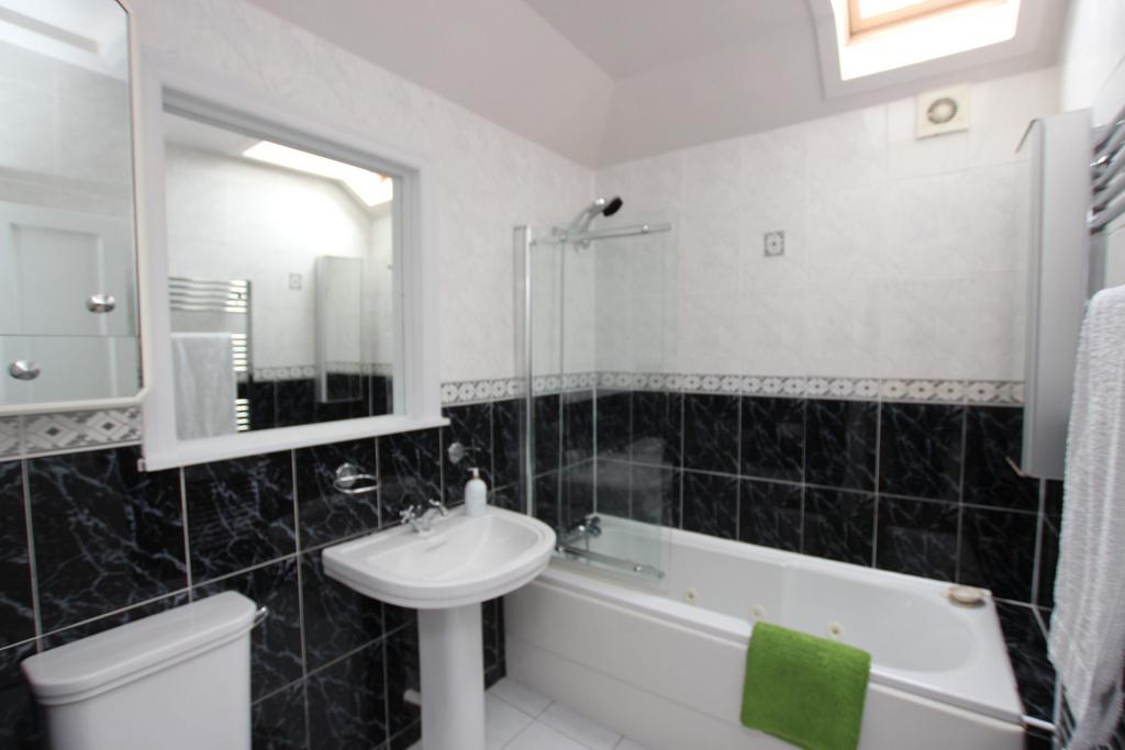 Linnet Lodge, Gelston - Williamson and Henry