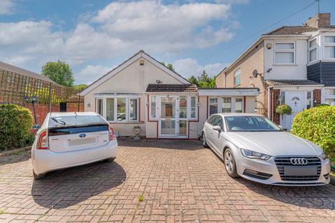 5 bedroom bungalow for sale, Arnold Avenue East, Enfield