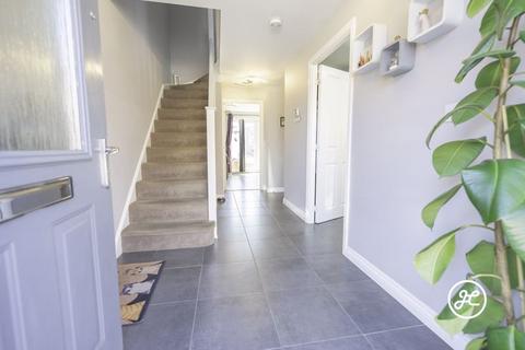 4 bedroom end of terrace house for sale - Lavinia Way, Bridgwater