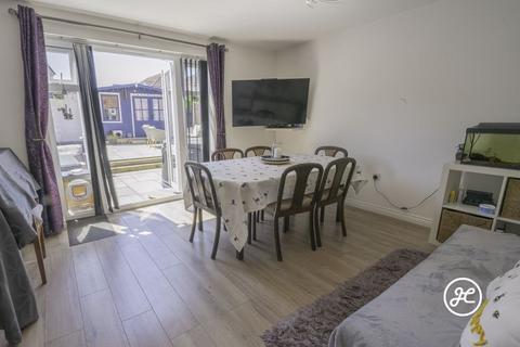4 bedroom end of terrace house for sale - Lavinia Way, Bridgwater