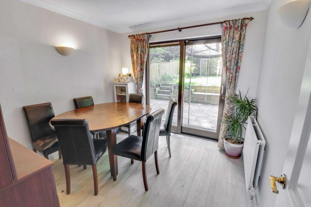 Ryhill Way, Lower Earley 4 bed detached house for sale £750,000