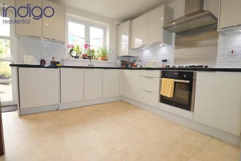 3 bedroom end of terrace house for sale - Wingate Road, Leagrave, Luton, Bedfordshire, LU4 8PP