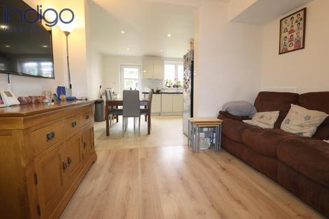 3 bedroom end of terrace house for sale - Wingate Road, Leagrave, Luton, Bedfordshire, LU4 8PP