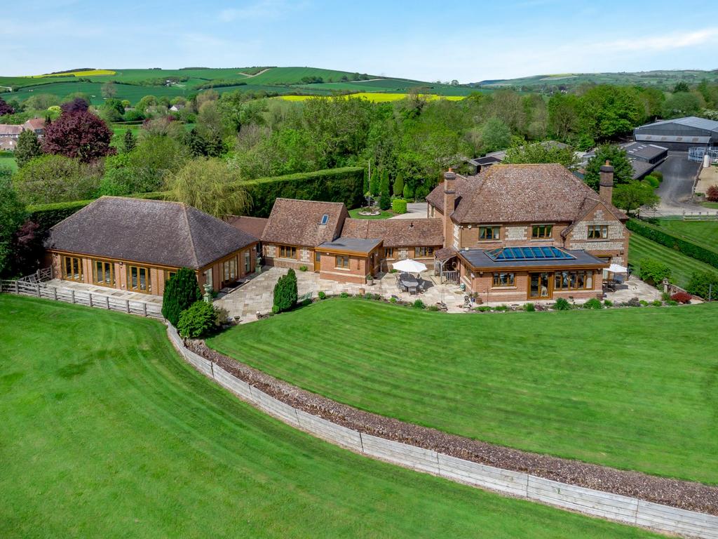 Poulton, Ogbourne St. Andrew, Marlborough, Wiltshire 4 bed property