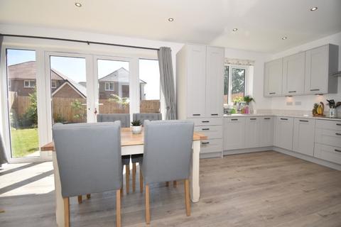 4 bedroom detached house for sale - White Close, Saxon Brook, Exeter, EX1