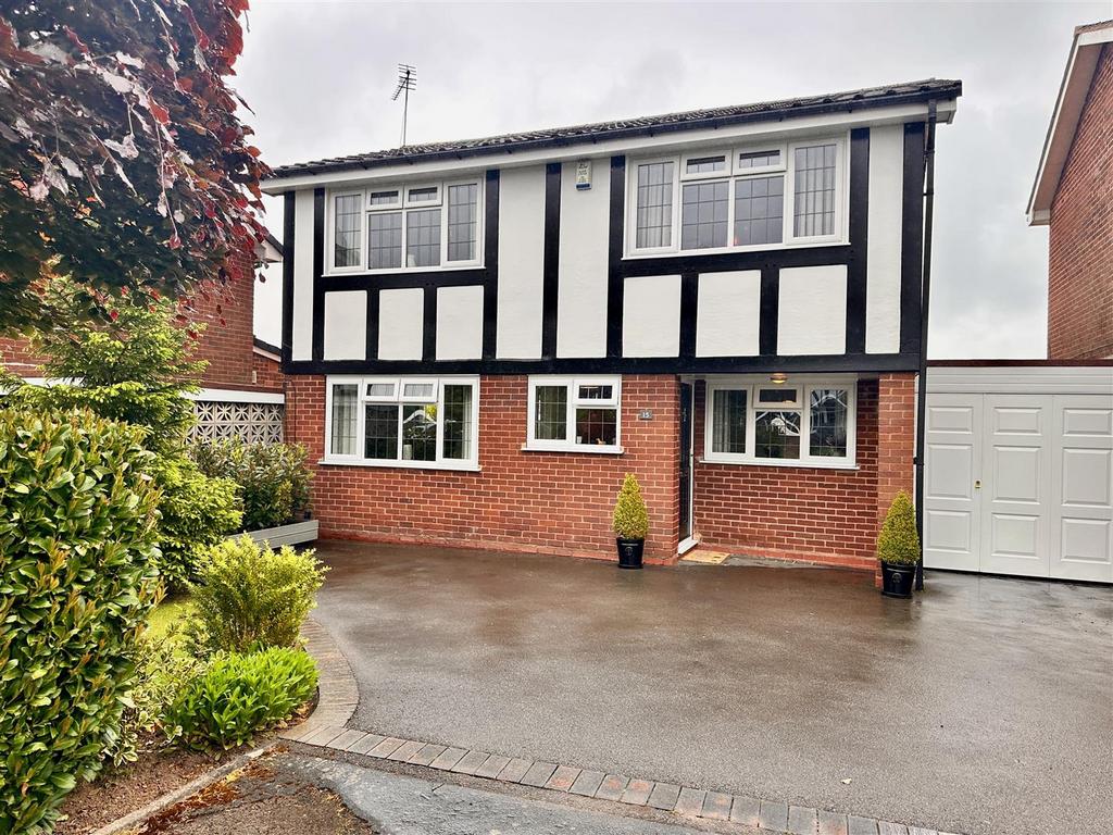 Meadowvale, Codsall, Wolverhampton 4 bed link detached house for sale