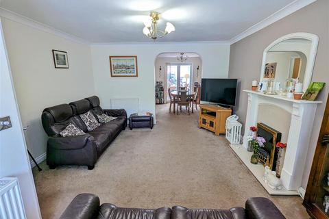 4 bedroom detached house for sale - Chaytor Drive, The Shires, Nuneaton