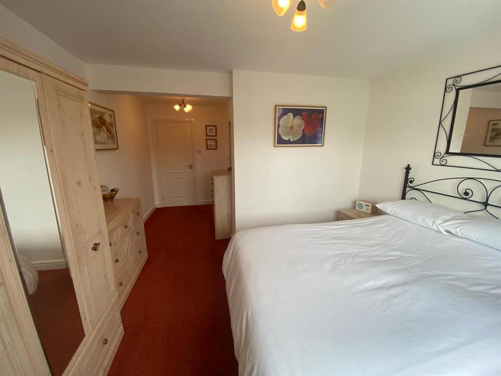 Bed5.jpg