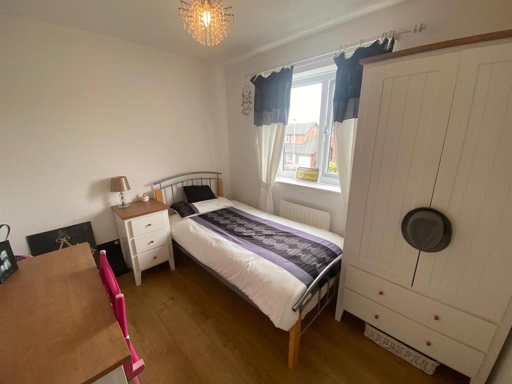 Bed 1.jpg