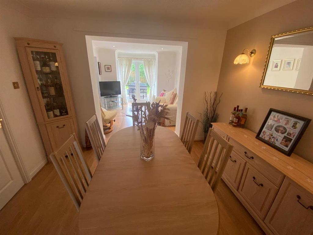 Dining area.jpg