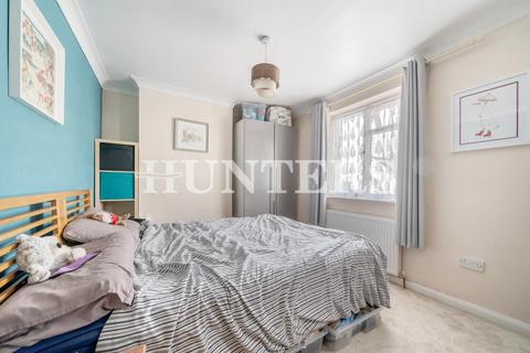 2 bedroom house for sale - Urban Avenue, Hornchurch