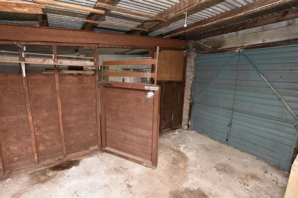Garage 2.jpg